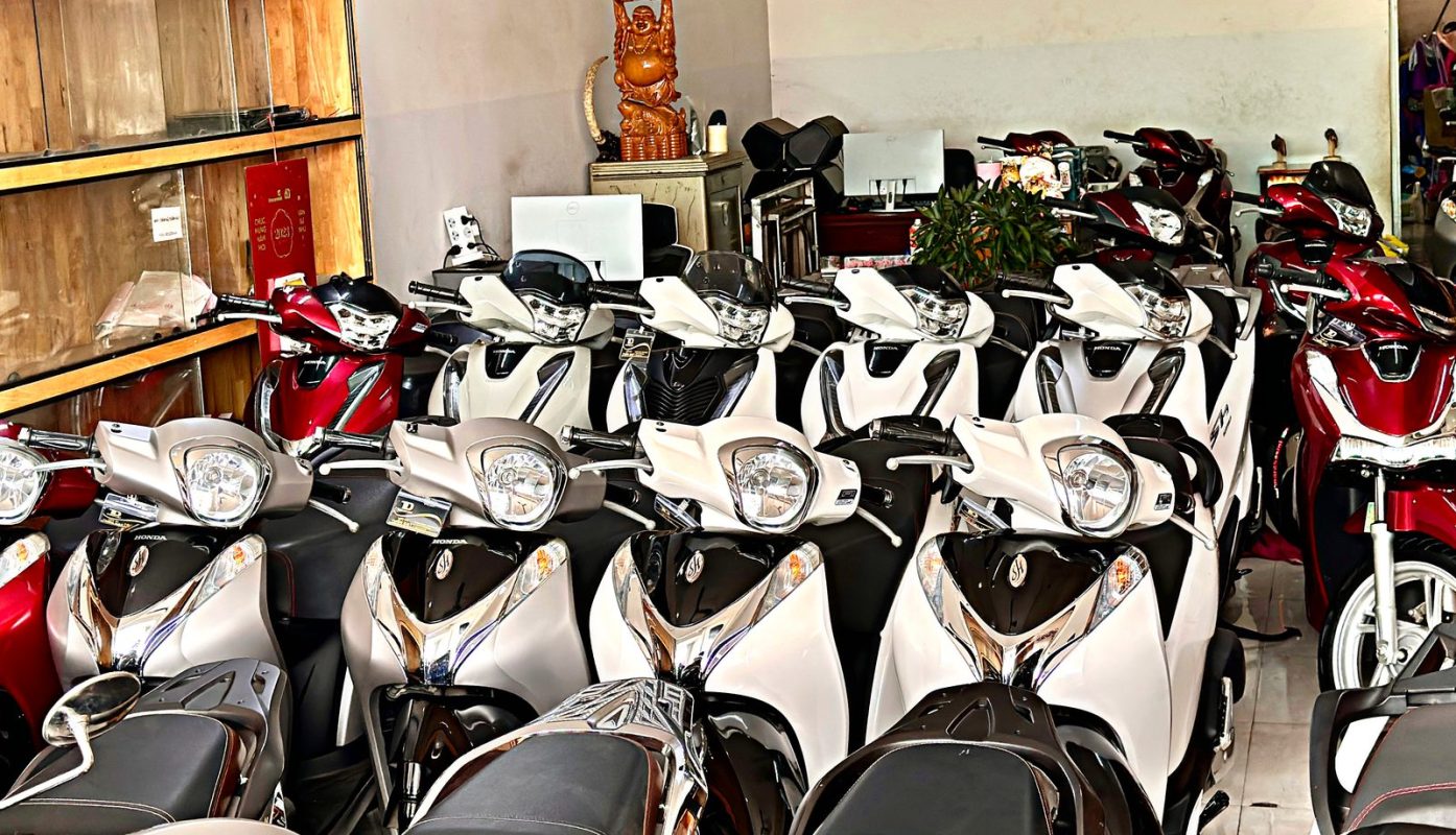 Cầm Ô Tô Không Chính Chủ: Ủy Quyền, Xe Công Ty, Xe Trả Góp Thế Nào? 2 Cầm Xe Ô Tô Không Chính Chủ Cần Ủy Quyền: Quầy Đối Chiếu Giấy Đăng Ký Xe Và Người Đứng Tên Tại Cầm Đồ Tuấn Đạt